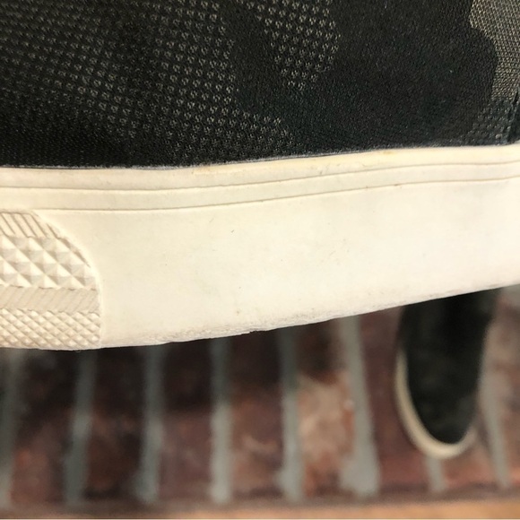 Steve Madden Winnie sneaker bootie in green camouflage. Size 8.5, runs large. - Picture 11 of 11